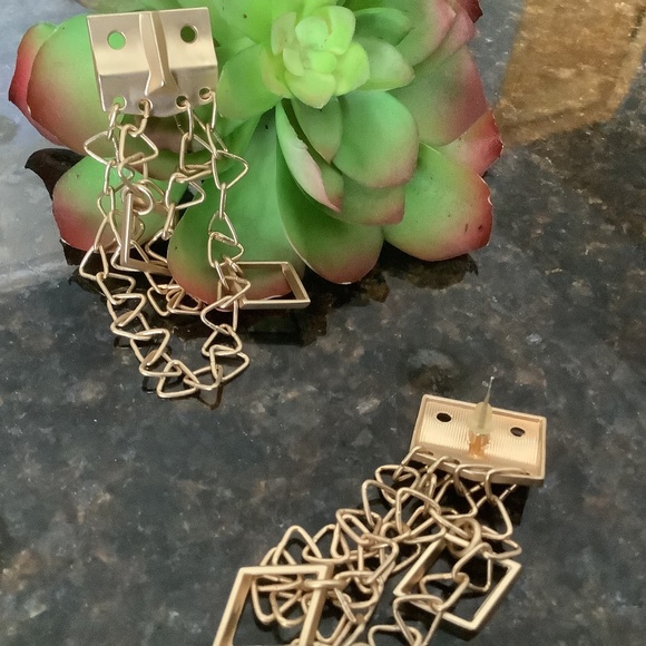 Anthropologie Gold Chain Drop Earrings NWOT - Picture 3 of 4